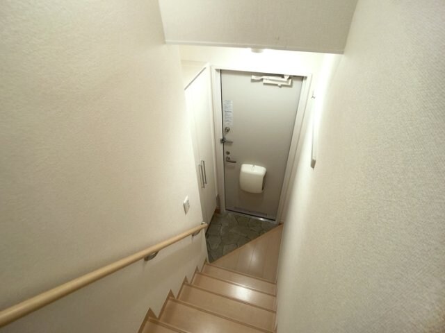 物件内観写真12　(玄関（内側）)