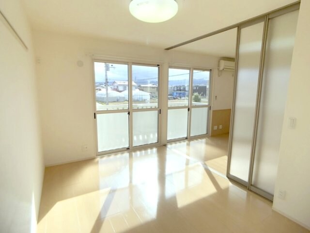 物件内観写真13　(洋室)