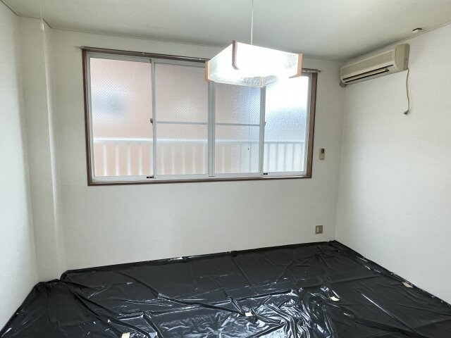 物件内観写真3　(和室、ちょっとしたくつろぎスペースにいかがでしょうか)