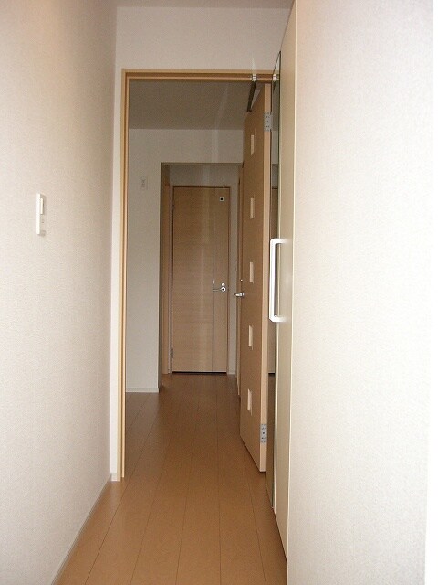 物件内観写真7　(玄関)