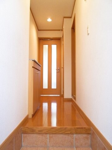 物件内観写真7　(玄関)