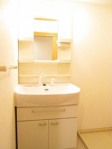 物件内観写真8　(洗面所)