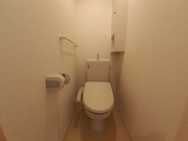 物件内観写真8　(トイレ)