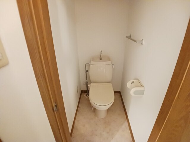 物件内観写真8　(トイレ)