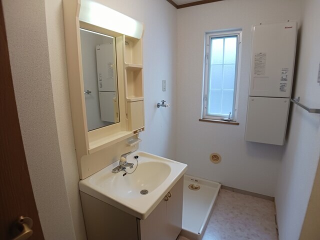 物件内観写真7　(洗面所)