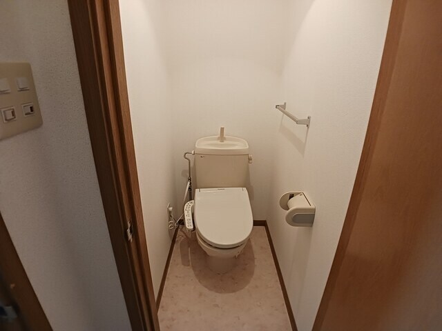 物件内観写真8　(トイレ)