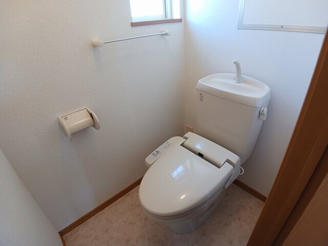 物件内観写真8　(トイレ)