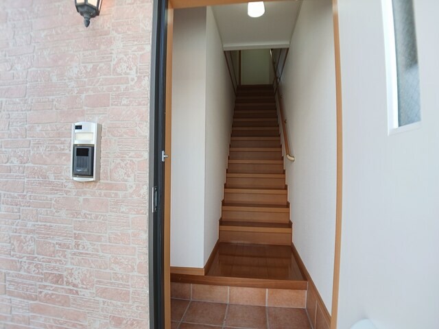 物件内観写真12　(玄関)