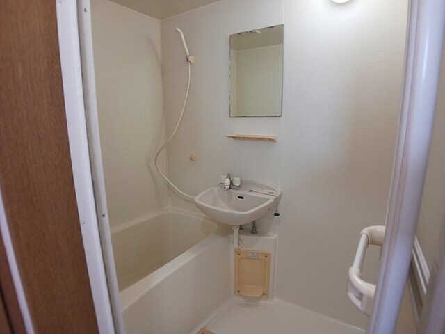 物件内観写真6　(バス／シャワールーム等)