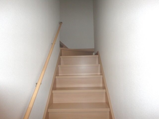 物件内観写真19　(階段)