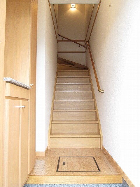 物件内観写真7　(玄関)