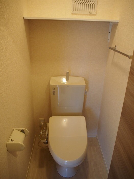 物件内観写真8　(トイレ)