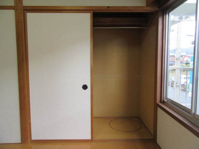 物件内観写真11　(専用の収納スペースです)