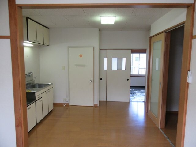 物件内観写真15　(明るい洋室です)