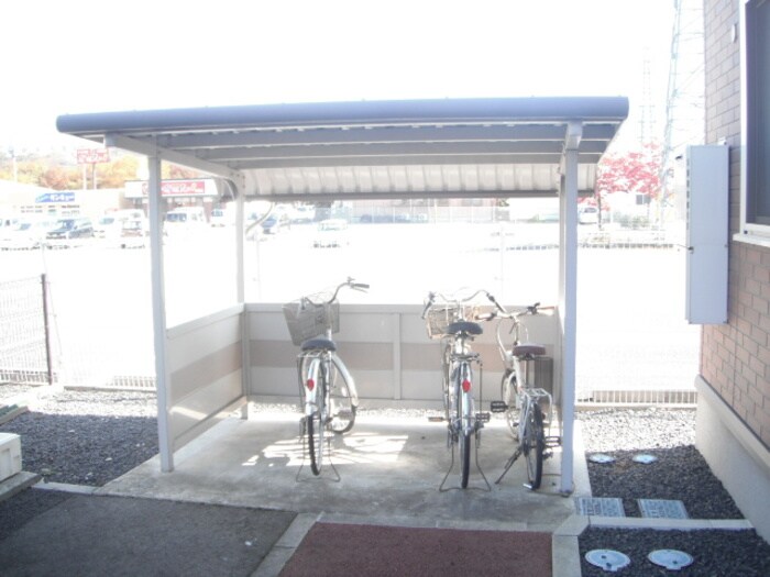 物件内観写真14　(駐輪場)