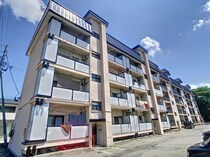 霞雅ビルBの外観写真