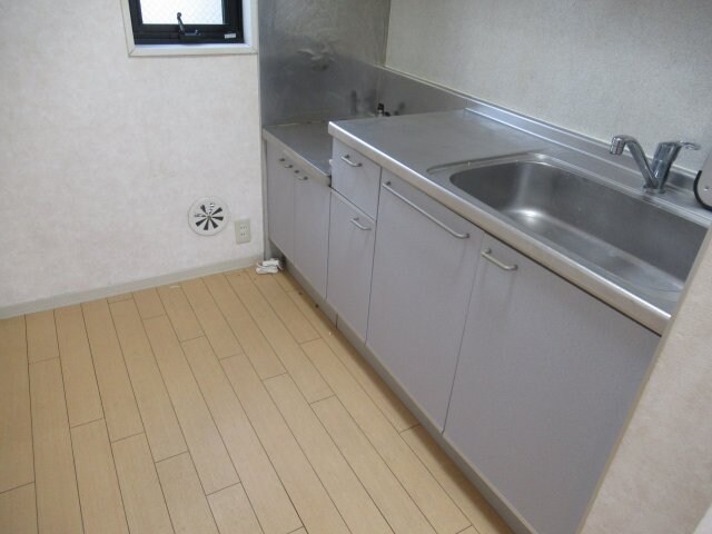 物件内観写真4　(使いやすいキッチンです)