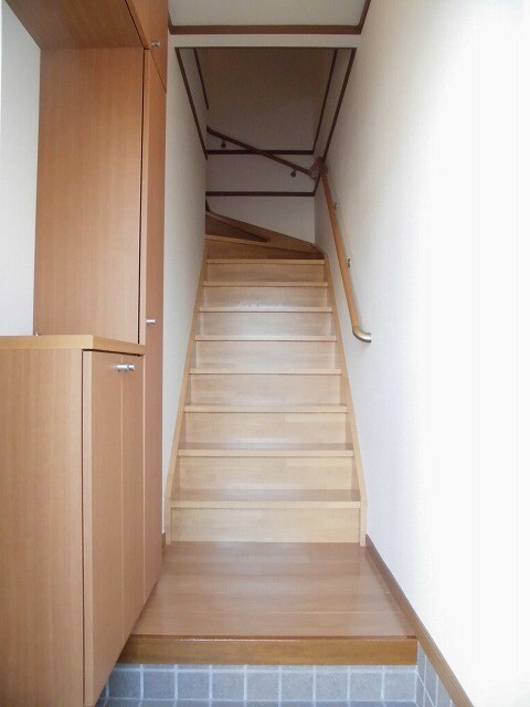 物件内観写真8　(玄関)