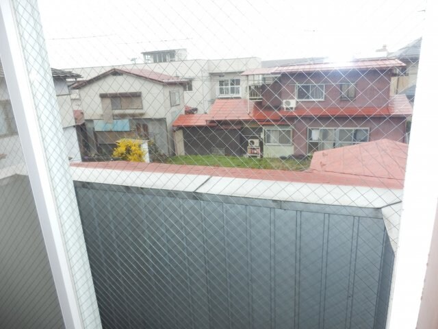 物件内観写真6　(外からの目が気にならないバルコニーで洗濯物が干せます)