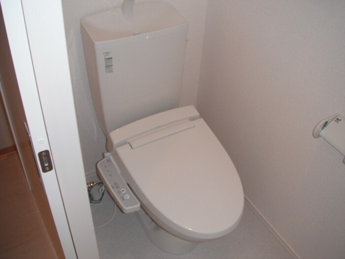 物件内観写真8　(トイレ)