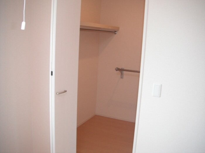 物件内観写真9　(ウォークインクローゼット)