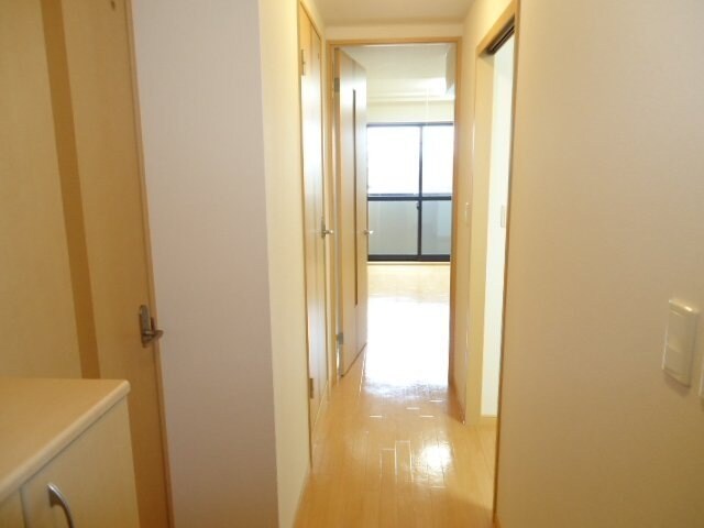 物件内観写真15　(廊下（別室写真）)