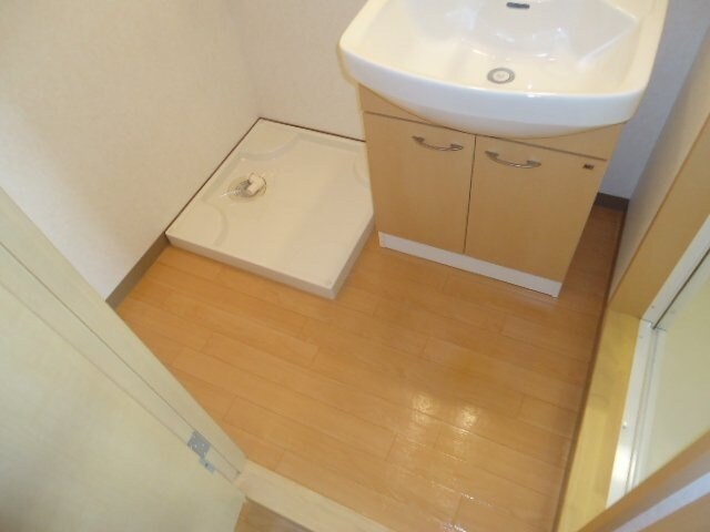 物件内観写真19　(洗濯機置場（別室写真）)