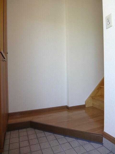 物件内観写真8　(玄関)