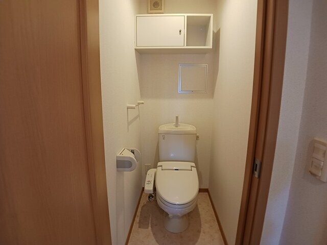 物件内観写真8　(トイレ)