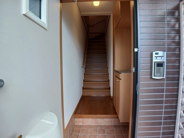 物件内観写真12　(玄関)