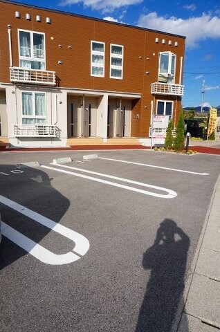 物件外観写真2　(駐車場)