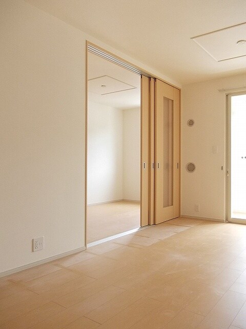 物件内観写真7　(居室・リビング)