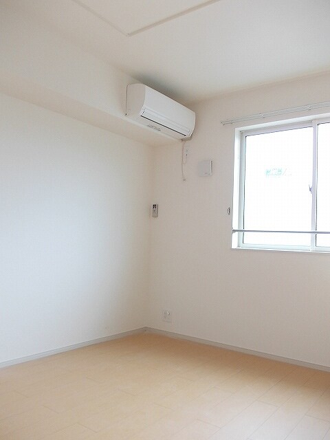 物件内観写真8　(居室・リビング)