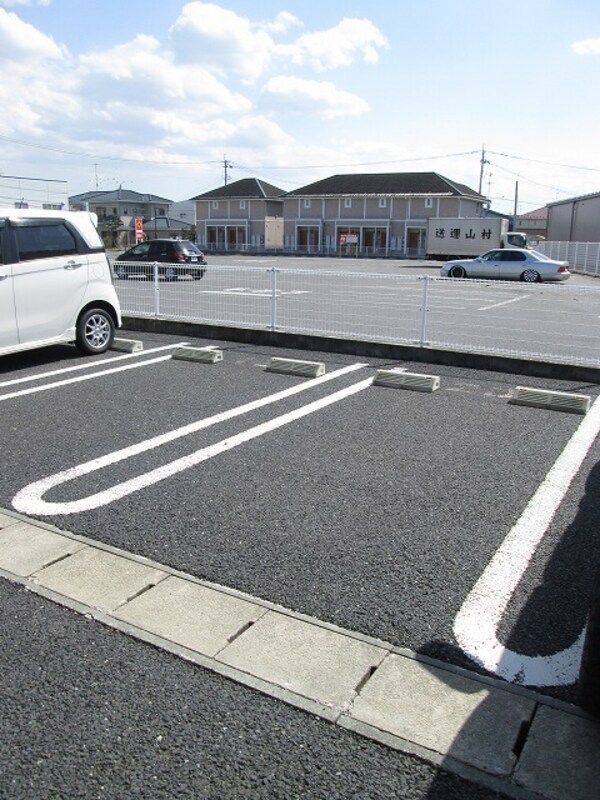 建物設備(駐車場)