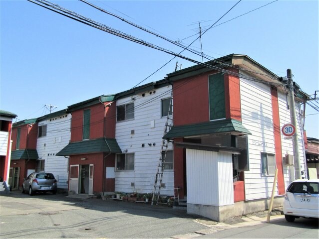 物件外観写真1　(きれいな外観です)