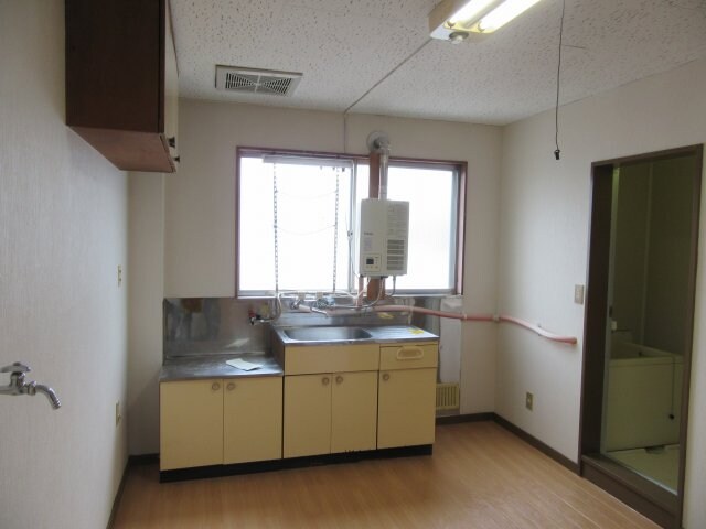 物件内観写真4　(お料理しやすいキッチンです)