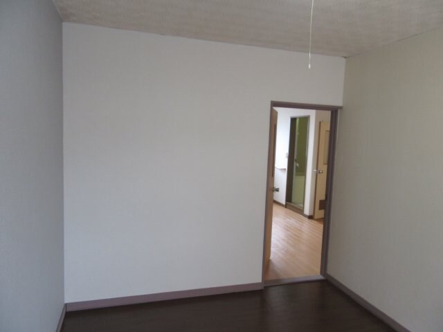 物件内観写真15　(ゆったりとしたリビングです)