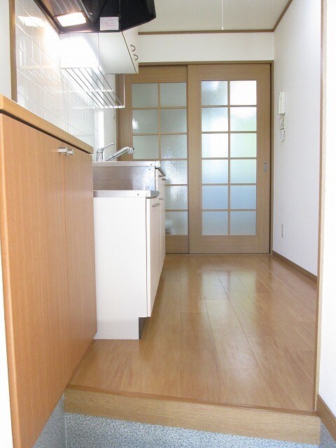 物件内観写真7　(玄関)