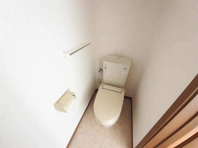 物件内観写真8　(トイレ)