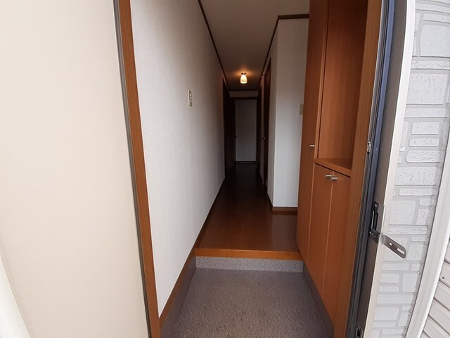 物件内観写真12　(玄関)