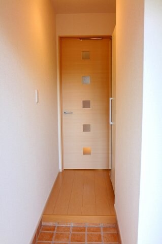 物件内観写真7　(玄関)