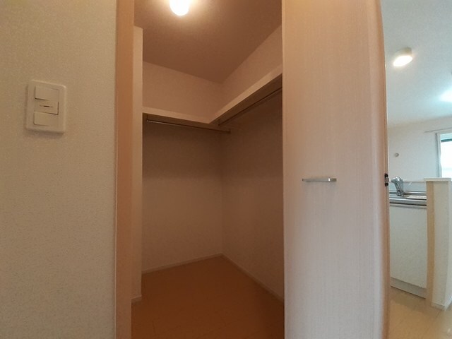 物件内観写真9　(収納)