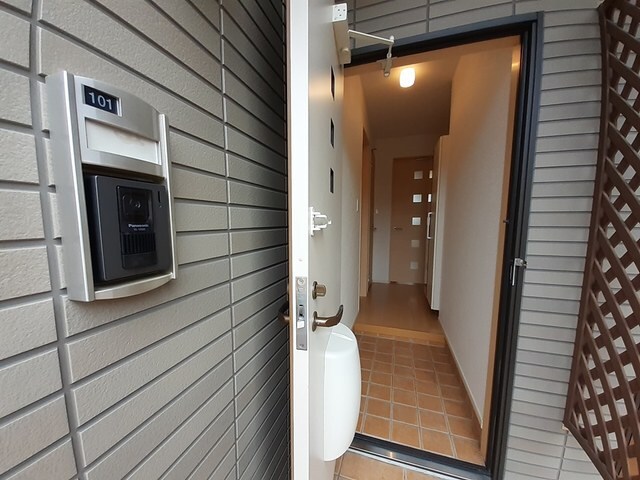 物件内観写真12　(玄関)