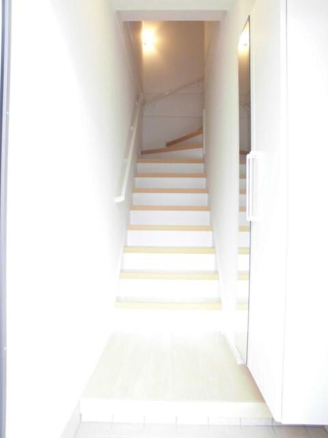 物件内観写真13　(玄関)