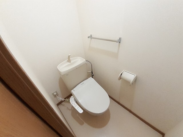 物件内観写真8　(トイレ)