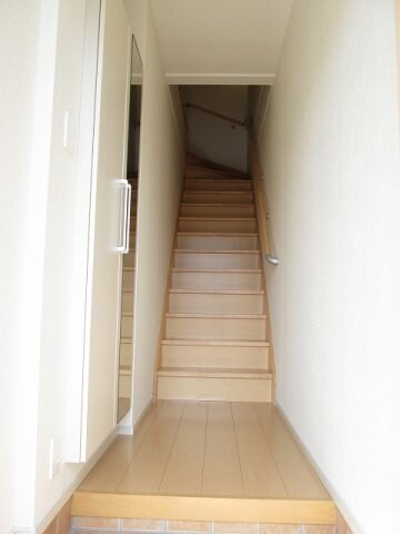 物件内観写真7　(玄関)