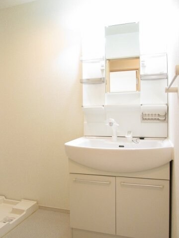 物件内観写真8　(洗面所)