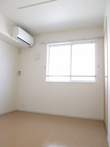 物件内観写真12　(居室・リビング)