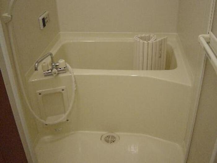 物件内観写真4　(メゾン２８６202ﾊﾞｽﾙｰﾑ)