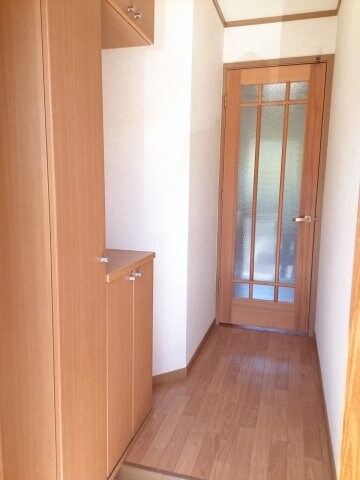 物件内観写真8　(玄関)